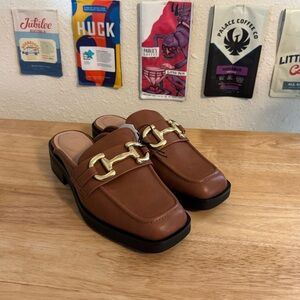Time and Tru Loafer Mule with Gold Hardware Memory Foam Tan Size 9 New
